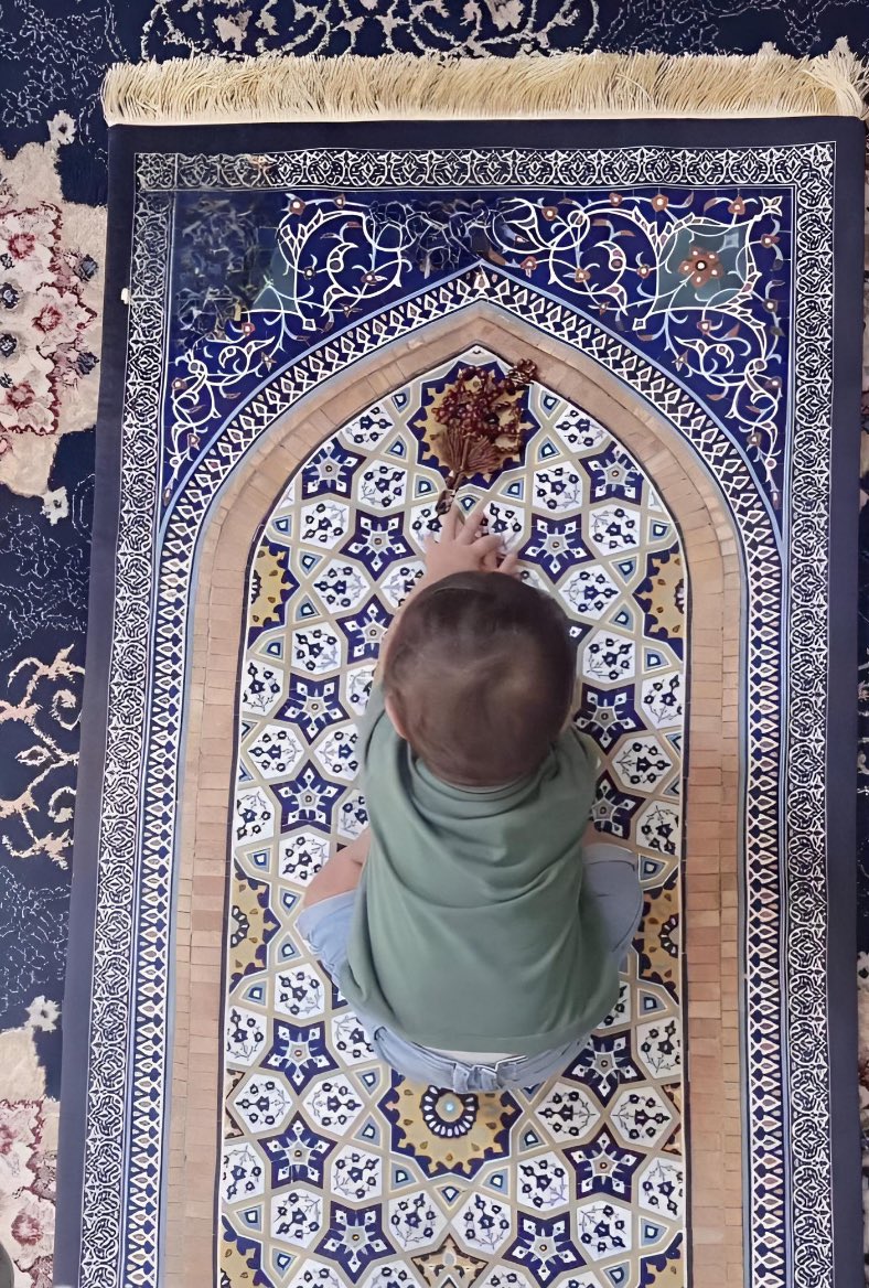 iQutesii's tweet photo. "رَبِّ لَاتَذَرْنِي فَرْدًا وَأَنتَ خَيْرُ ٱلْوَٰرِثِينَ ".♥️ https://t.co/DmaMkRMrMX