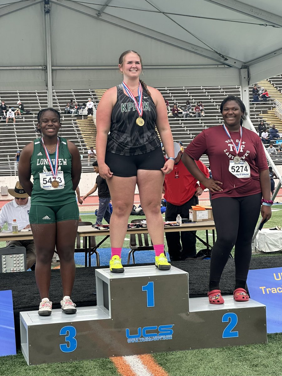 Congratulations Jada Owns!! Jada was third in the shot put and discus, provisional state qualifier!