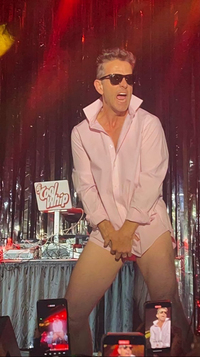 JoeysPackage's tweet photo. #MACATTACK 
Happy Friyay, ya'll! - T
#JoeyMcIntyre #JoeMcIntyre #NKOTB #Blockcon2023 https://t.co/bPojKtm14d