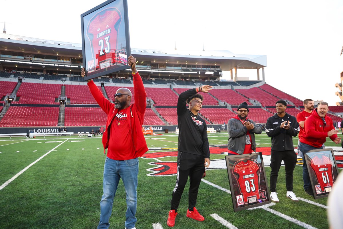 Louisville Football tweet media