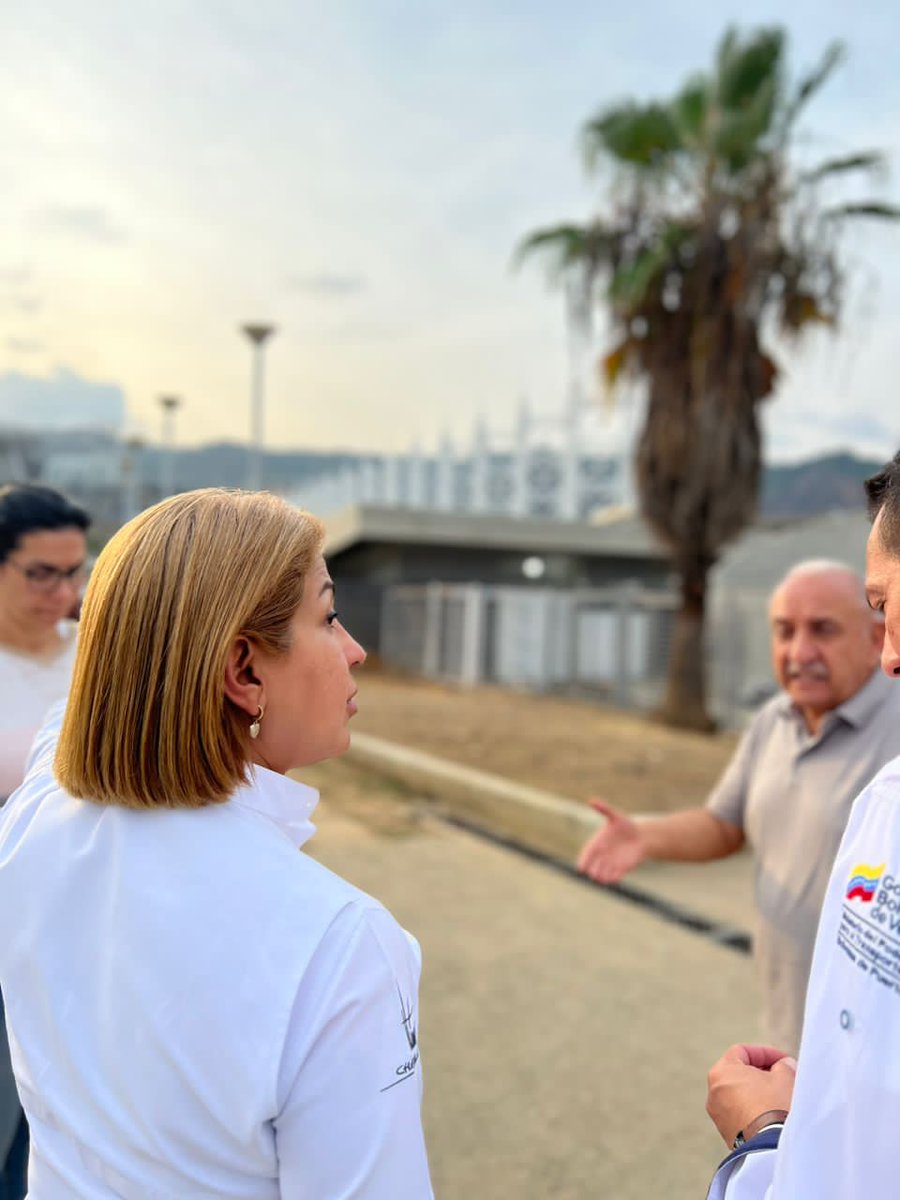 VirguezErika's tweet photo. En un trabajo coordinado, el @ifetrenvzla y @Bolipuertos_  transforman este moderno sistema, que conecta a Caracas con el estado Miranda, de manera que permita un desplazamiento rápido y cómodo a las miles de personas que lo emplean a diario.

#GloriaAlBravoPueblo https://t.co/pRtWRiN2rO