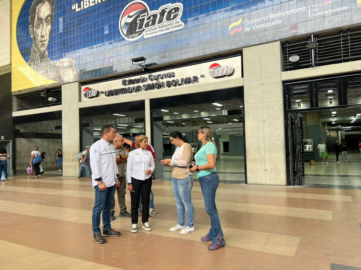 VirguezErika's tweet photo. En un trabajo coordinado, el @ifetrenvzla y @Bolipuertos_  transforman este moderno sistema, que conecta a Caracas con el estado Miranda, de manera que permita un desplazamiento rápido y cómodo a las miles de personas que lo emplean a diario.

#GloriaAlBravoPueblo https://t.co/pRtWRiN2rO