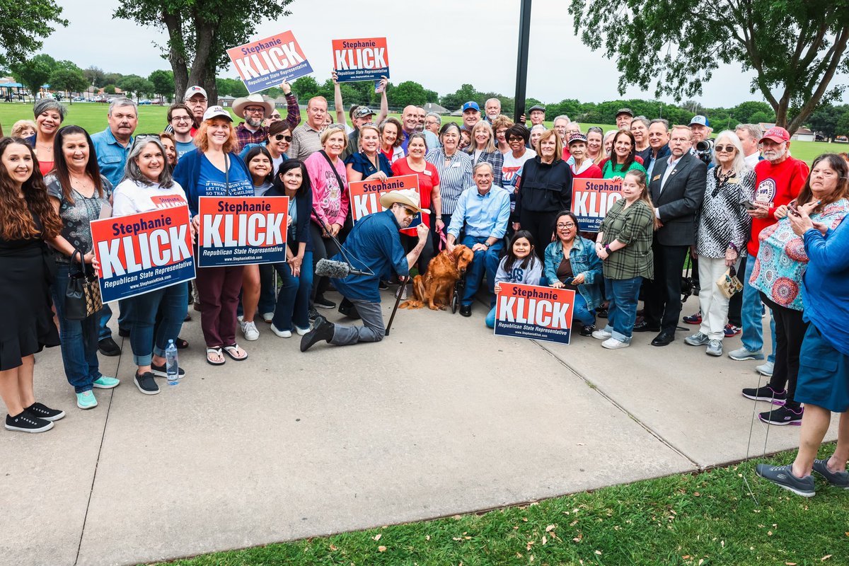 GregAbbott_TX's tweet photo. Proud to be with Rep. @StephanieKlick this afternoon in Watagua to support her re-election to House District 91. 

Stephanie will continue to help me deliver conservative wins for all Texans.  

Make sure you go out and vote for Rep. Klick in the May runoff election. https://t.co/Xgyux8xVLl