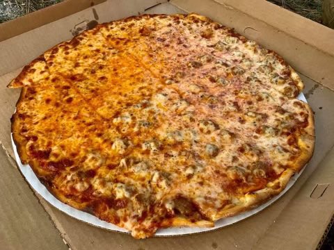 Where do you think this Pizza is from?

#ChicagoHistory 👈