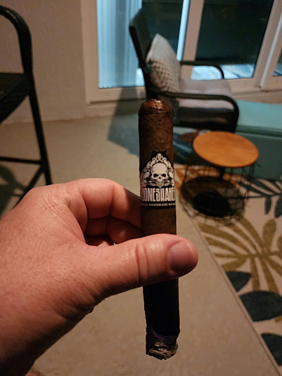 Sorry for the poor lighting. What are you smoking tonight? I'm rolling with these Bone Shaker I found. So far. So good... dark oily wrapper with a great burn. #cigar 👍💨