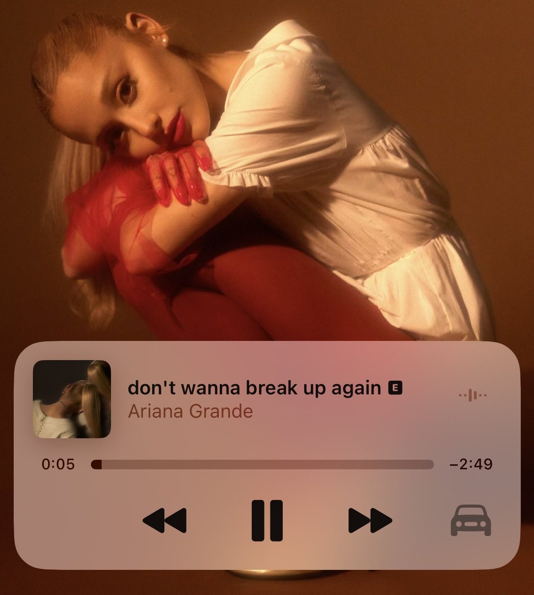 madeyoulvme's tweet photo. ariana le puso droga a esta canción https://t.co/2EJlExWa8O