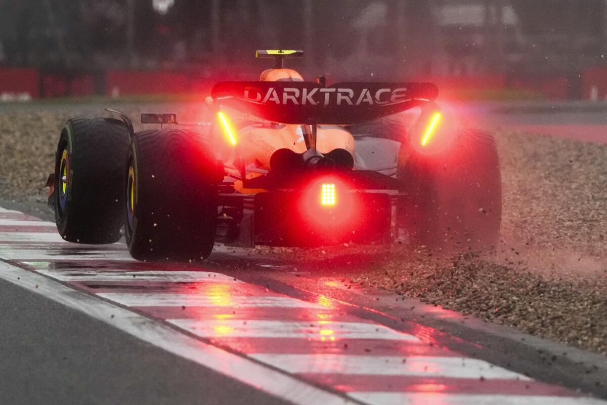 Bernie Ecclestone might have been onto something when he wanted to add sprinklers, as the Chinese GP Sprint qualifying was an exciting shake-up in the rain. Rain doesn't seem likely for the Sprint or Qualifying today, but there's still a chance for the race tomorrow!
#ChinesesGP