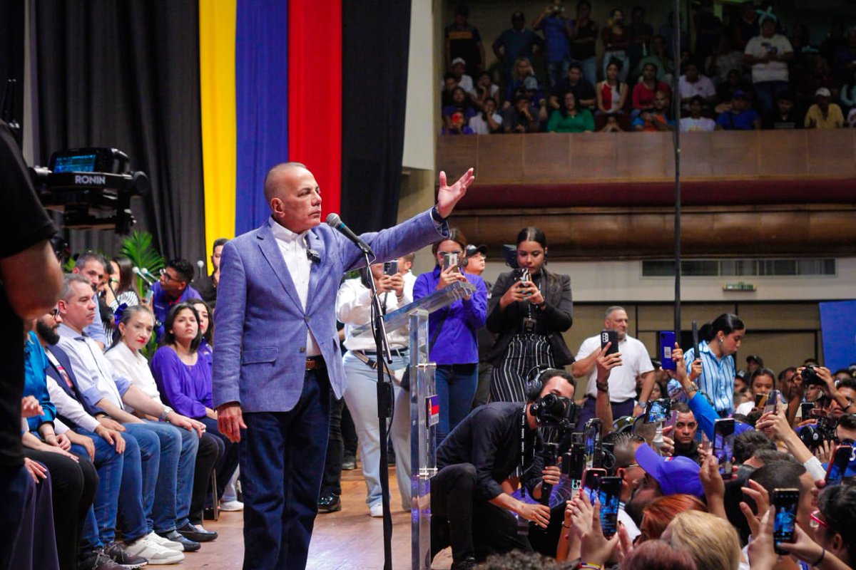 El 25 de marzo salvamos la ruta electoral. Hoy honramos nuestra palabra ante el país y el mundo, con un gesto que consolidó la candidatura unitaria de Edmundo González para derrotar a Nicolás Maduro el próximo 28 de julio. Como siempre hemos dicho, el futuro de Venezuela tiene