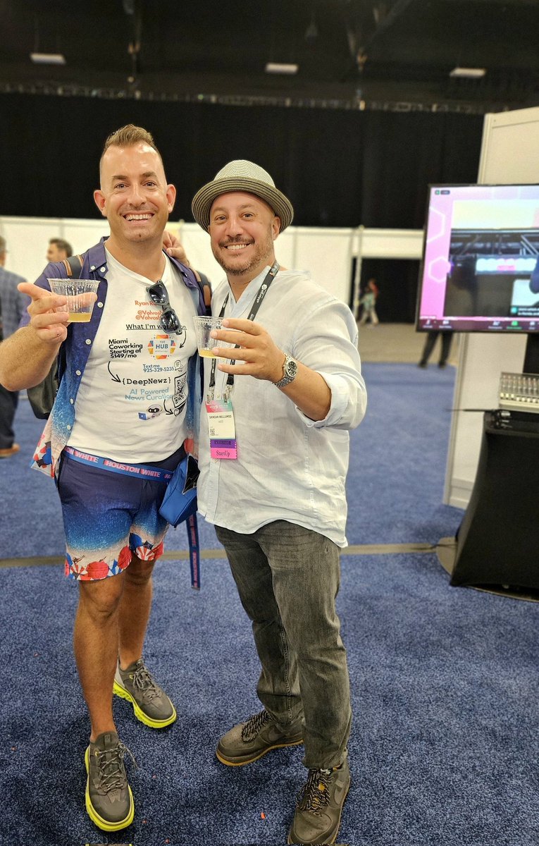 volvoshine's tweet image. And that&apos;s a wrap on #Emerge2024 😍
@melmedina305 and Co continue to put on (IMHO) the best tech convention in the COUNTRY 🤌.

@eMergeAmericas is also the best family reunion for #MiamiTech every year 😍
@anathemarketer @rubenharris @darthv83r @drgabbypelicci @Bellumio
#Miami