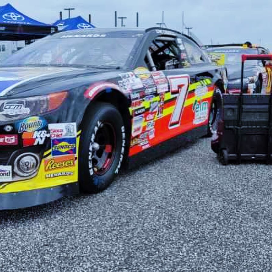 CCM_racing's tweet photo. Shook the car down in @ARCA_Racing practice today in @TALLADEGA. No issues. 

Will roll off the grid in the No. 7 @RydinDecal car tomorrow in the @general_tire 200 at 11:30AM CT! Tune in on @FS1. 🏎️💨🏁

#GeneralTire200 | #ARCARacing https://t.co/cEqjHawfop