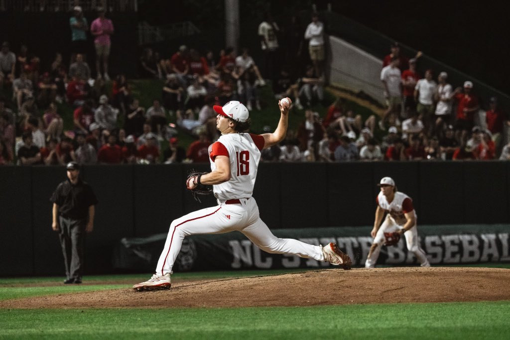 Lucas tosses a scoreless eighth! He’s thrown back-to-back scoreless frames for the Pack with a pair of strikeouts. Hogue/Makarewicz/Cozart due up. M8 | UNC 4, NCSU 2