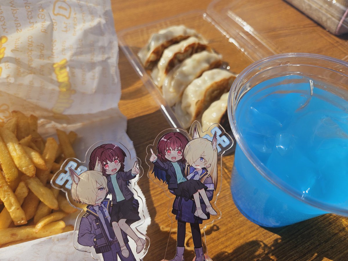 尾刃カンナ(ブルアカ) 「自慢する気満々だったのにつぶやくの忘れてた推しカプ花見してきました! 」|豊橋のイラスト
