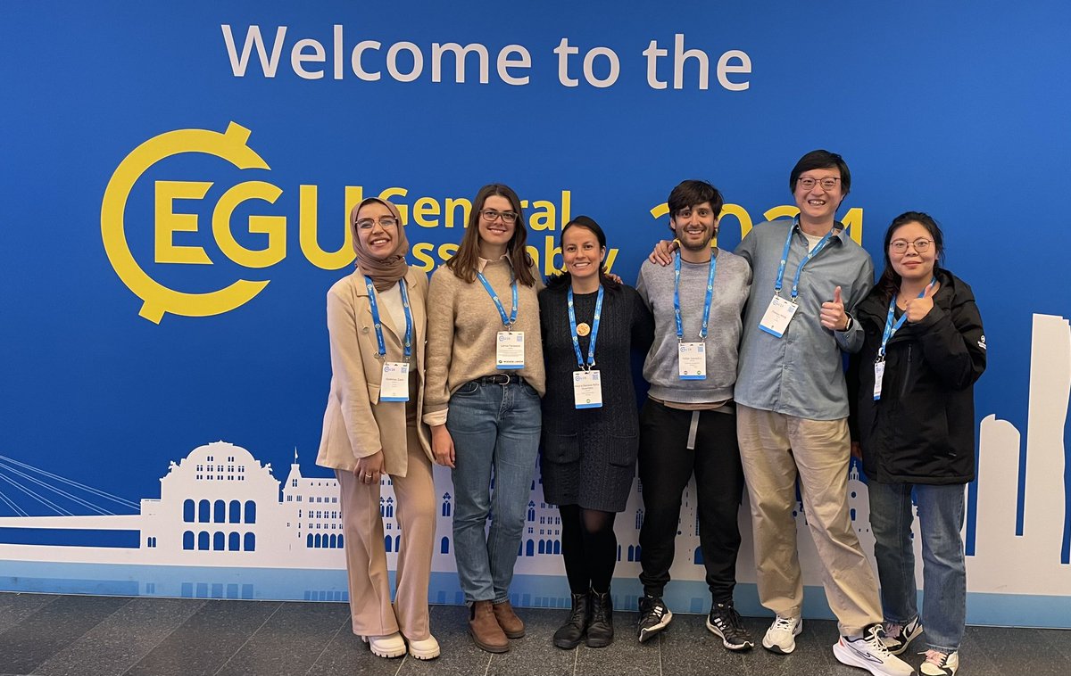 lytarasova's tweet photo. It was a great pleasure to attend #EGU24 with my group 😊 See you next year @EuroGeosciences in Vienna 🤩 @fesaaved @Wang_Pokemon @madapegue @UFZ_de @EGU_HS https://t.co/2ZMjn4OXe1