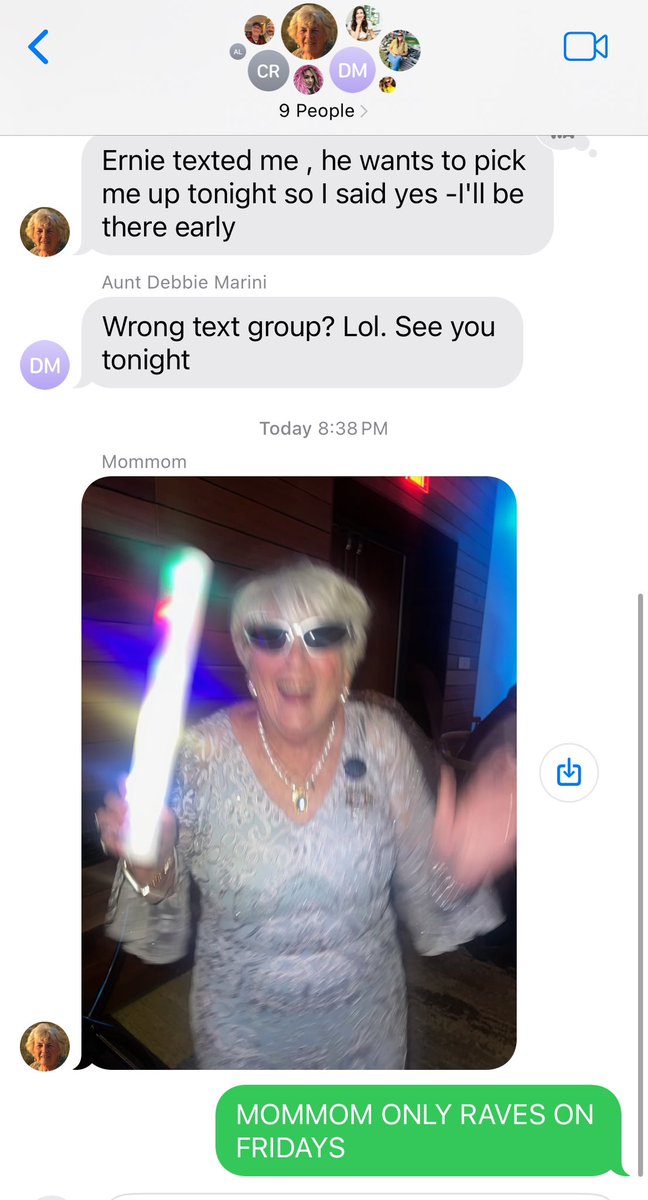 weakendaternies's tweet photo. #Mommom #FridayRaves https://t.co/J7OG5YSMrE