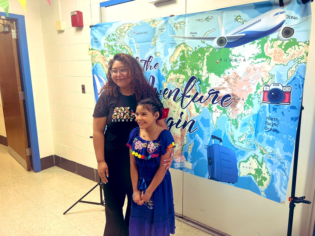FoxChapelAP's tweet photo. Shout out to Ms. Melendez for coordinating such a magical multicultural night for our community!! @FoxChapelES https://t.co/Zx1viTNbXg