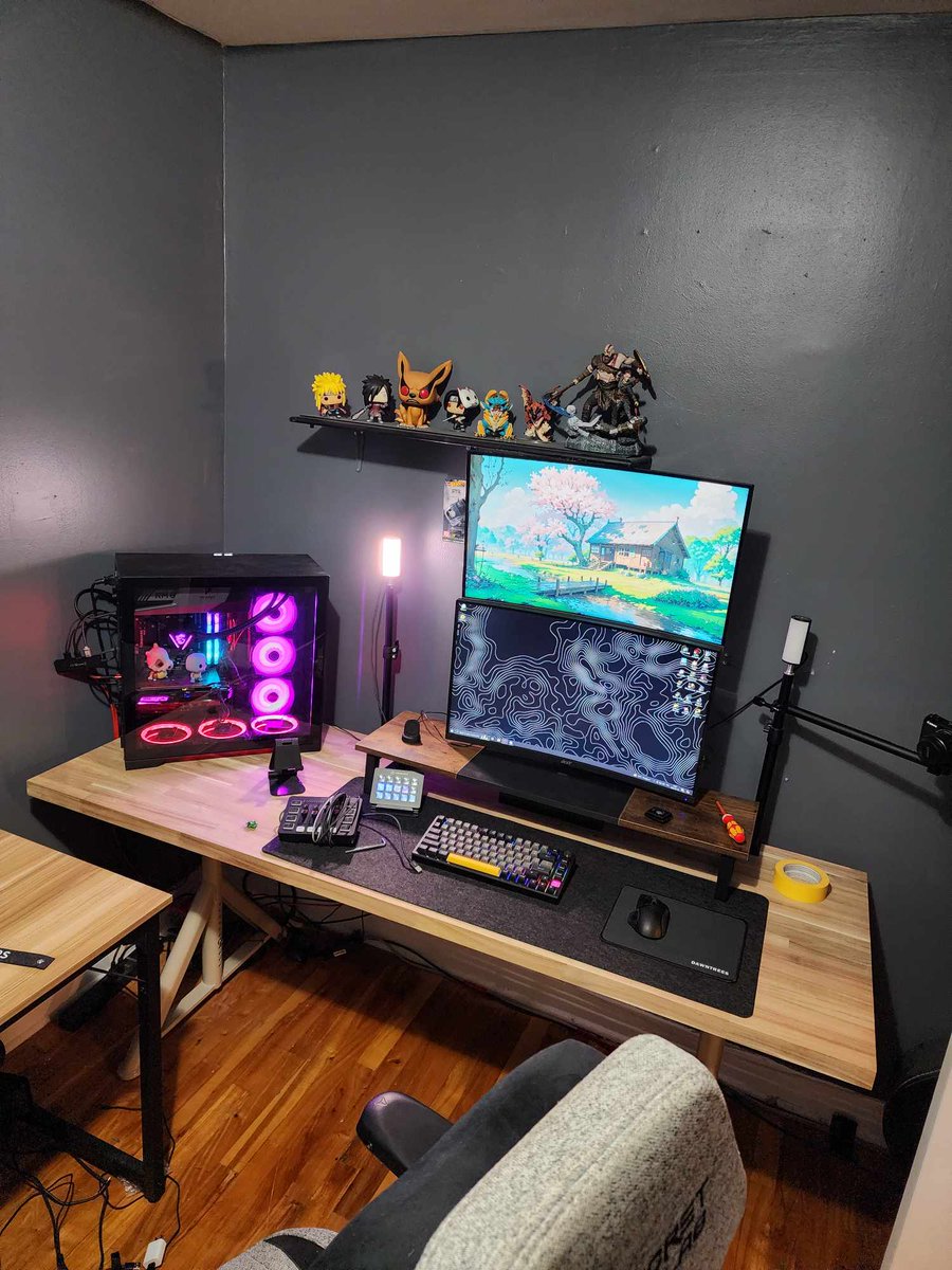 M_Vaudry's tweet photo. J ai changer mon set up aujourd'hui et sa fait un mega différence et sa feel tellement  bien 😍

J ai hate de reprendre les live dans ce set up la

#live #stream #twitch #setup https://t.co/H6ZqQvHHNB
