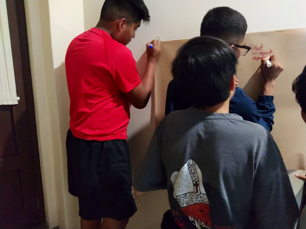 DIF_NMX's tweet photo. 🔸Llevamos a cabo la plática “Bullying y sus consecuencias” a niños y adolescentes de “Casa Hogar para Varones” #CAHOVA. 

Y realizamos plática sobre acoso escolar en el marco  de la Jornada por la Paz y la Sana Convivencia en la alcaldía Cuauhtémoc, CDMX. 👧🏽👦🏻 https://t.co/u09wrVh966