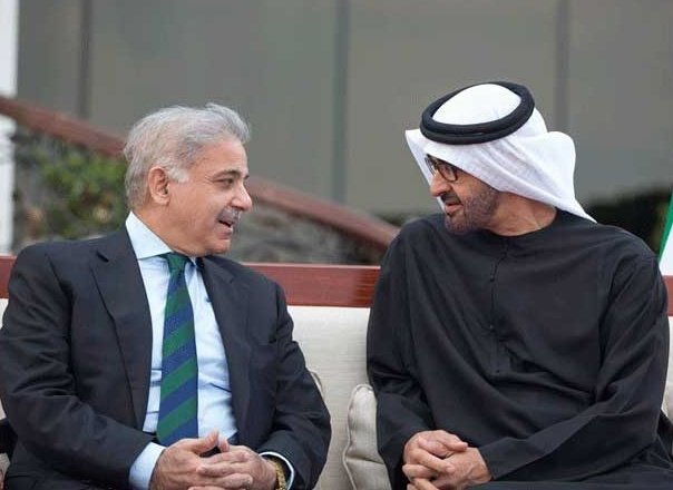 🚨🇵🇰🇦🇪
Pakistani PM Shehbaz Sharif held a telephone conversation with Sheikh Mohamed bin Zayed Al Nahyan, President of the United Arab Emirates (UAE). PM appreciate the quick response to clear the cities after a record breaking rain 
#Pakistan #UAE