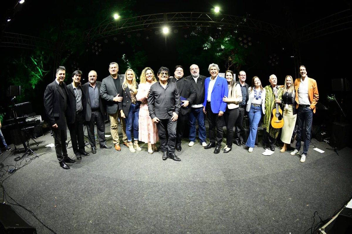Con la destacada actuación de renombrados artistas nacionales y un nutrido público, que disfrutó del impecable espectáculo, se realizó la primera edición del ciclo "Música en el Parque", en el Parque Lineal de Ciudad del Este. Autoridades locales también nos acompañaron en esta