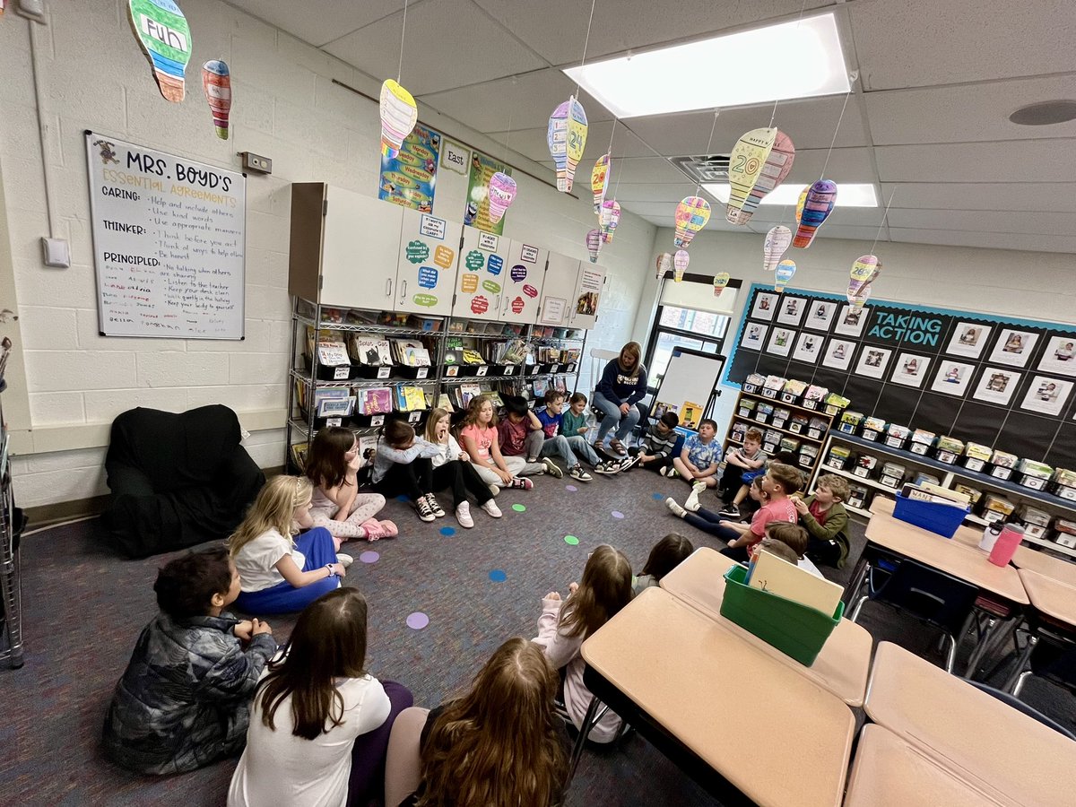 Circle time is a regular part of #ClearLakeIB, Mrs. Boyd’s class. This helps us make connections with peers, resolve conflict as a community, and work on our #IBPYP ATL communication skills!💛💙
