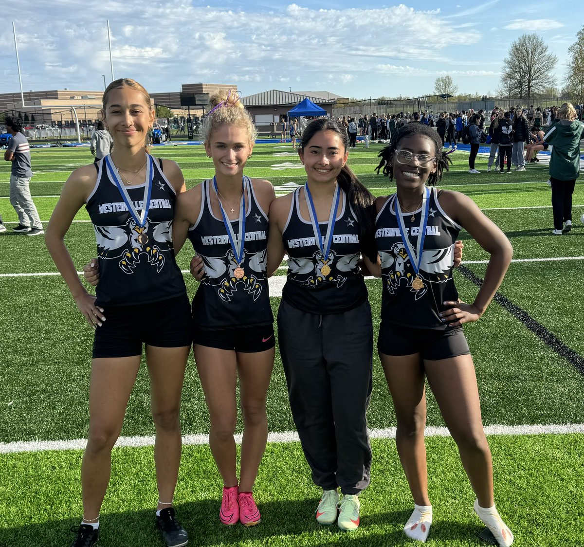 📣Shout out to our Shuttle Hurdle crew as they took 🥉 place tonight. Good job Bella Williams, Sarah Gooding, Sarina Ortega and Alicia Hoskins.