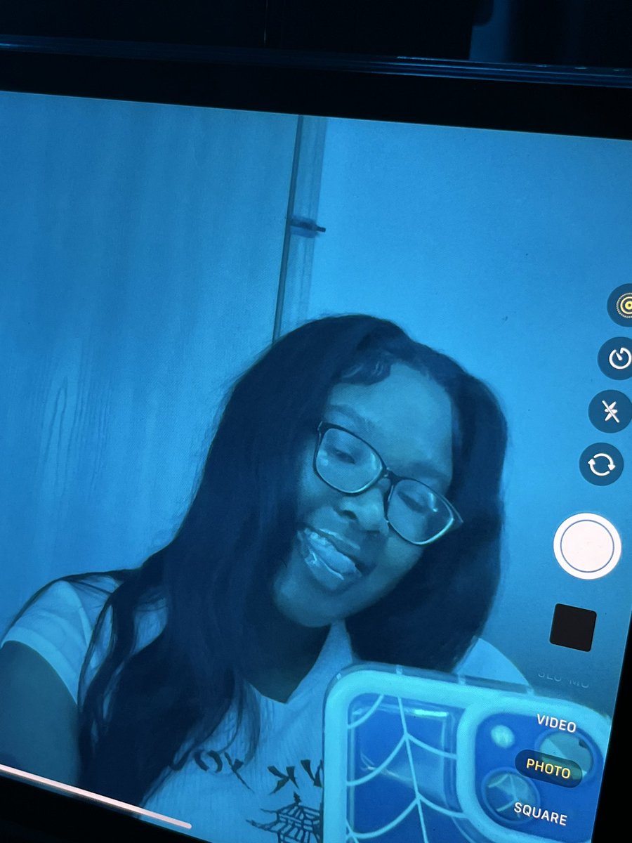 irulannnn's tweet photo. just a ipad kid🦋 https://t.co/9VwJbpdJnp