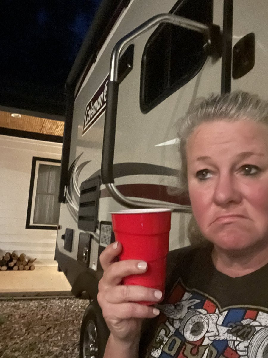 Venzi5Ventura's tweet photo. yay

Friday night at the homestead.
(#NotRaining) 😐😐😐 https://t.co/MJJeDQWpqM
