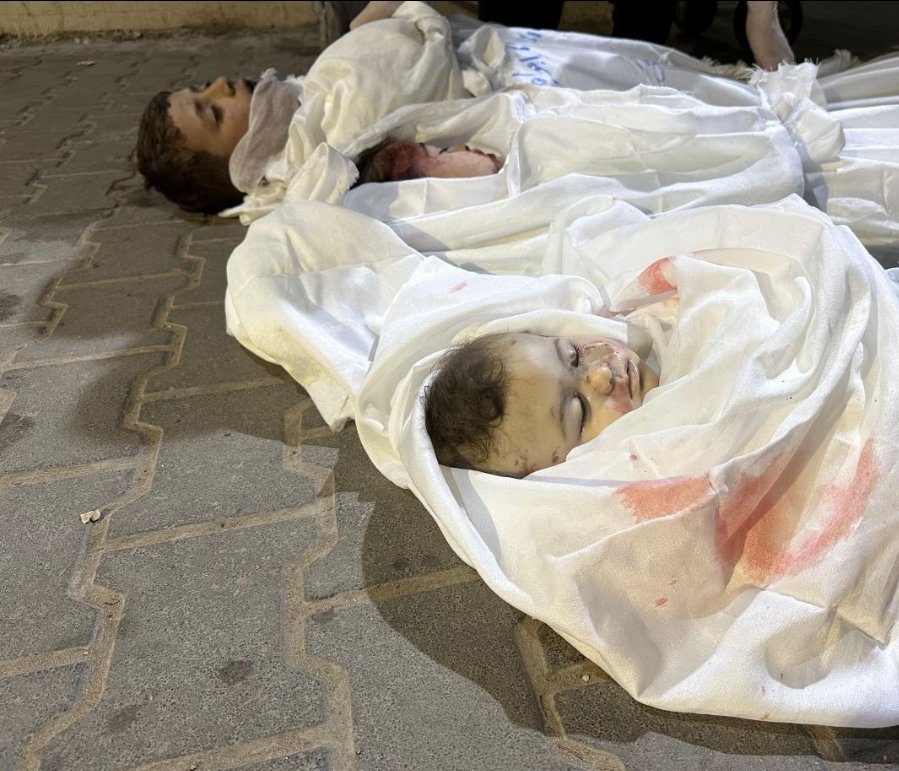 Timesofgaza's tweet photo. Don't Look Away: Rafah tonight. https://t.co/zdz8Lbh58n