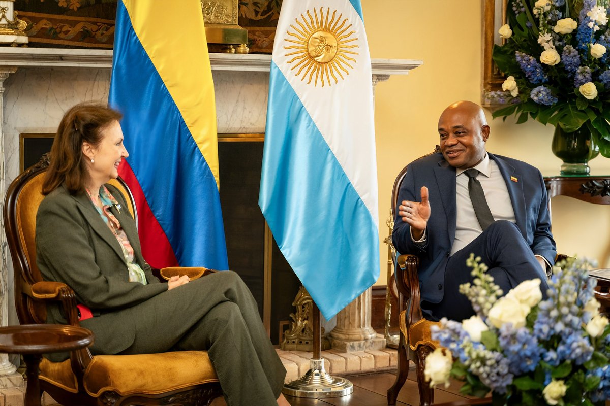 La Canciller Mondino concluye su visita a Bogotá: encuentro con su homólogo Luis Gilberto Murillo y reuniones con representantes de organismos internacionales (ONU Y OEA) 📎 cancilleria.gob.ar/es/actualidad/…