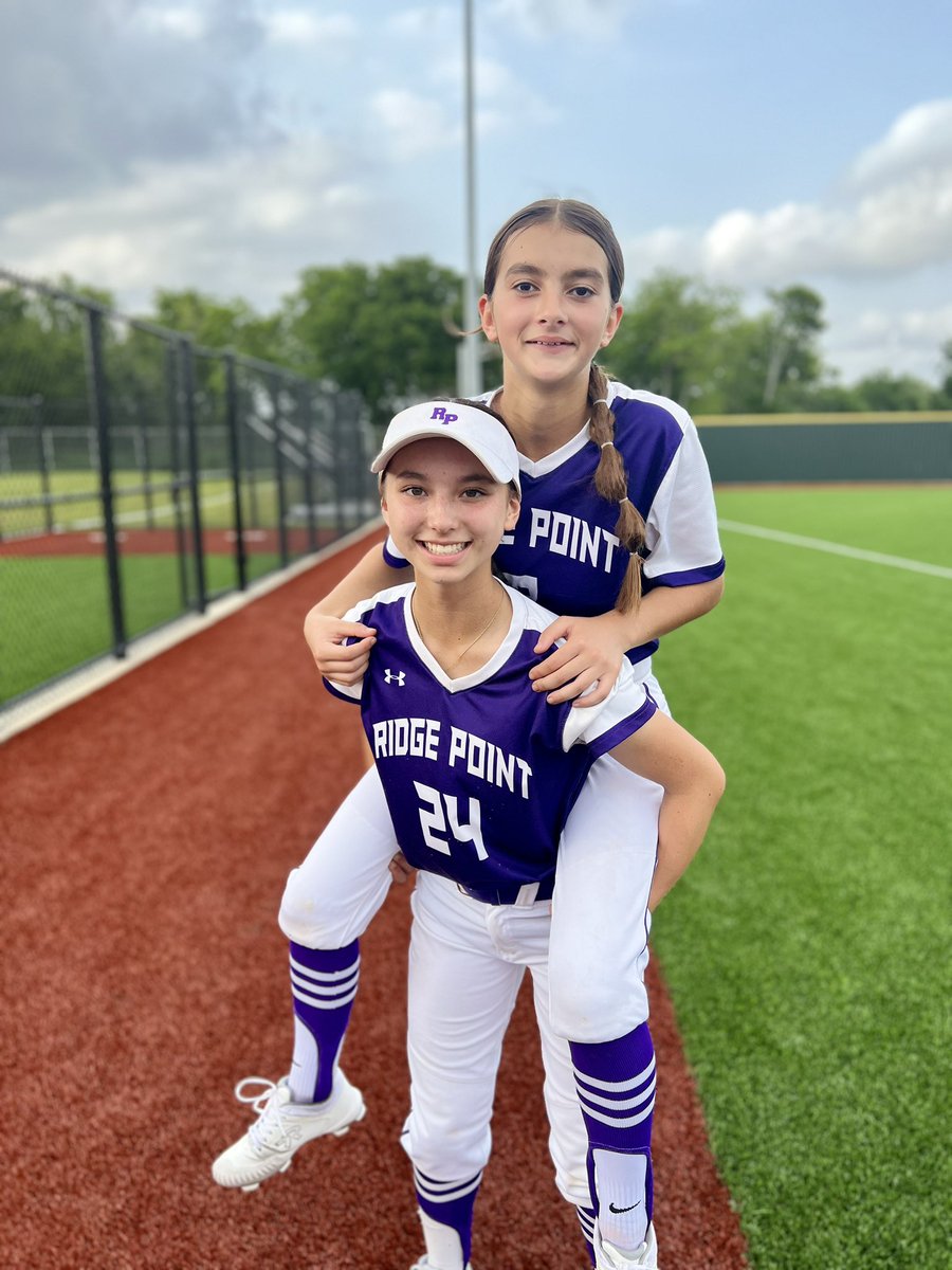 NLeong5's tweet photo. A remarkable season conclusion! The final game ended with a victorious 'W.' Kudos to the coaches for their tireless efforts and dedication! 🐾💜🥎 🔥@LLeong2027 
@RPSoftball @FBISDAthletics 
@RPHS_Panthers 
@RPHS_FB https://t.co/Pizoke6QyY
