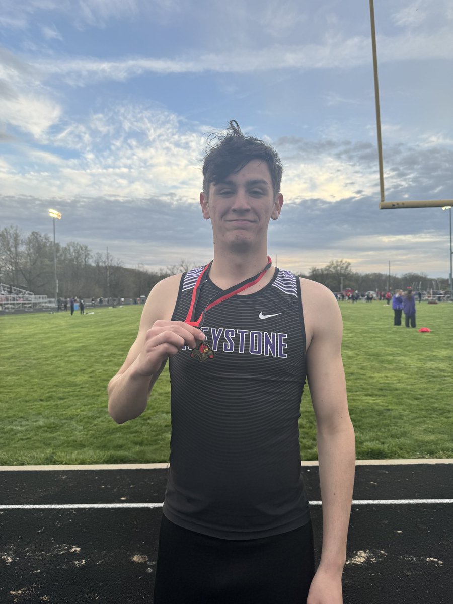 Logan Nagle with the win in the 400 tonight🥇
