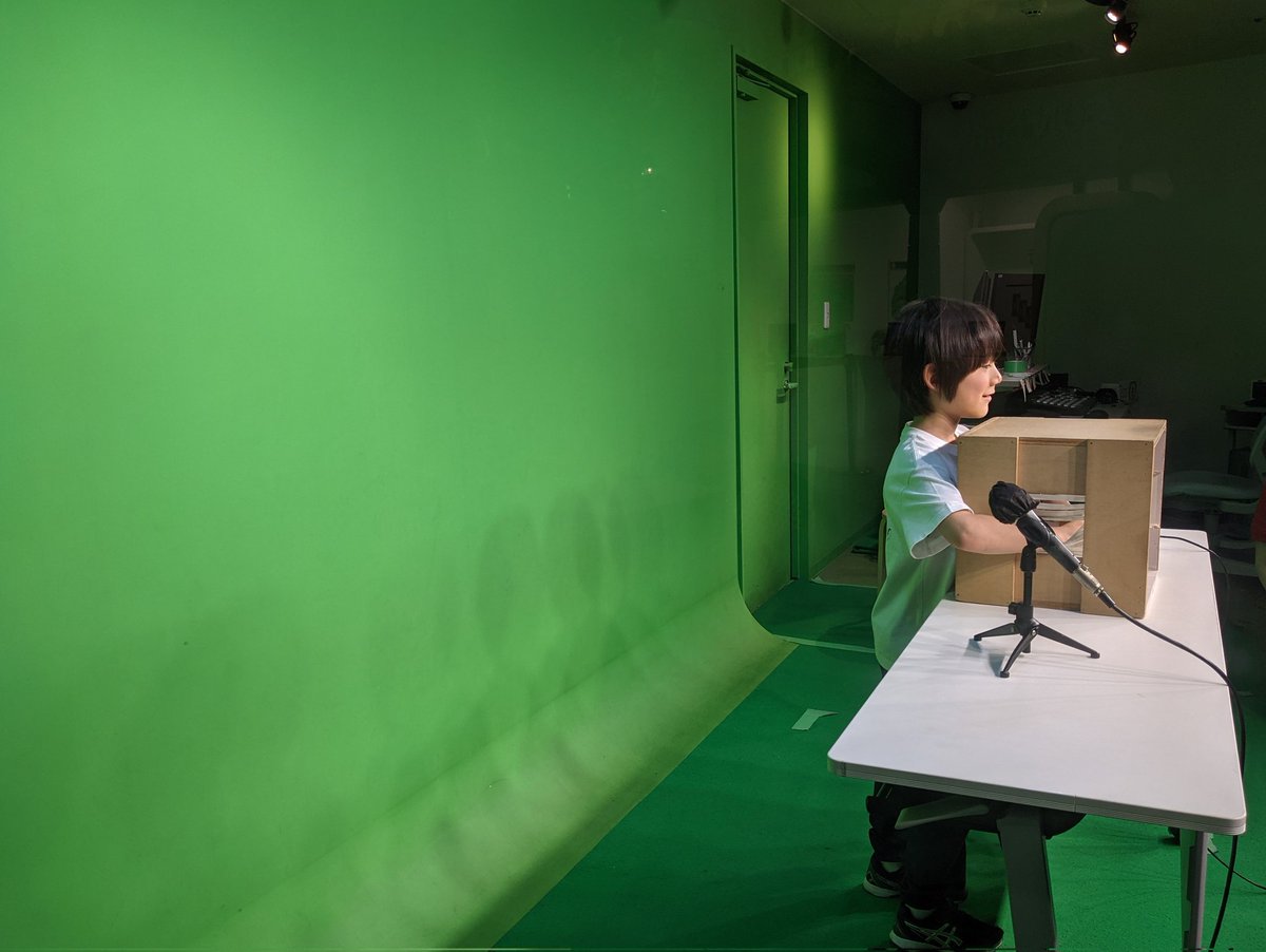 Naokonz2's tweet photo. ニュージーランドから一時帰国してさっそく職業体験！

ユーチューバーやドローン操縦士、ロボットプログラミングとかもあって今どきの仕事が反映されてる https://t.co/BIwSDzkscB