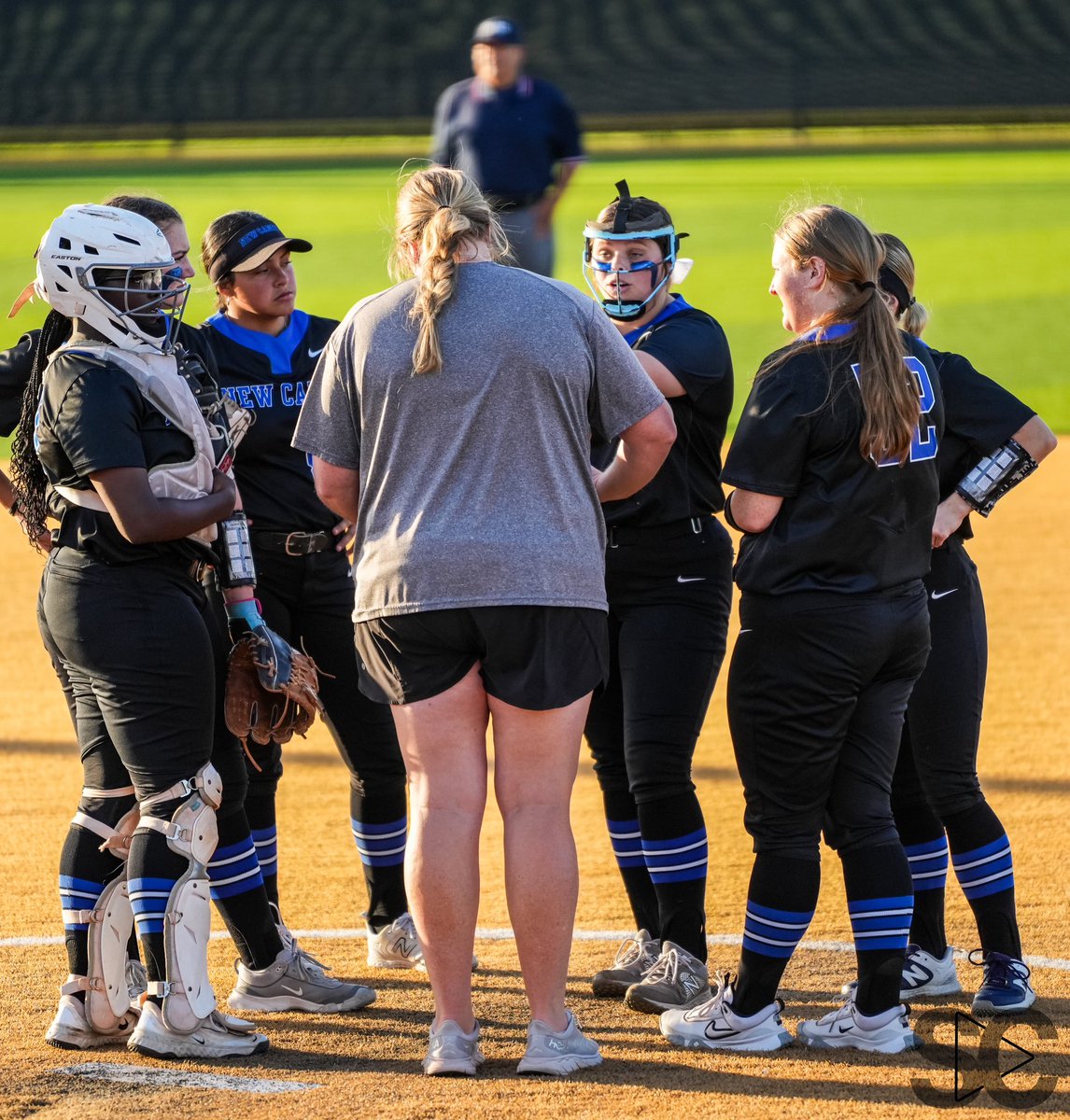 Congrats to the New Caney Eagles Lady Softball Coach Anna Burton on her 300th career win tonight in the final game of the season‼️@awhiddd @nchseagles_sb