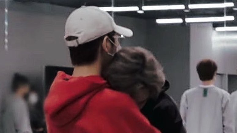 🤍🫳🏼
🐻🦊