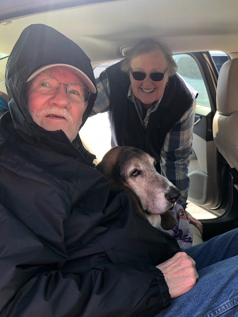 Aarrhhoooo! Congratulations to Reggie on his #Adoption!
Other #Basset Hounds still looking for forever homes: bassetrescue.org/homeless

#AdoptDontShop #BassetHound #RESCUE #SeniorPupSaturday