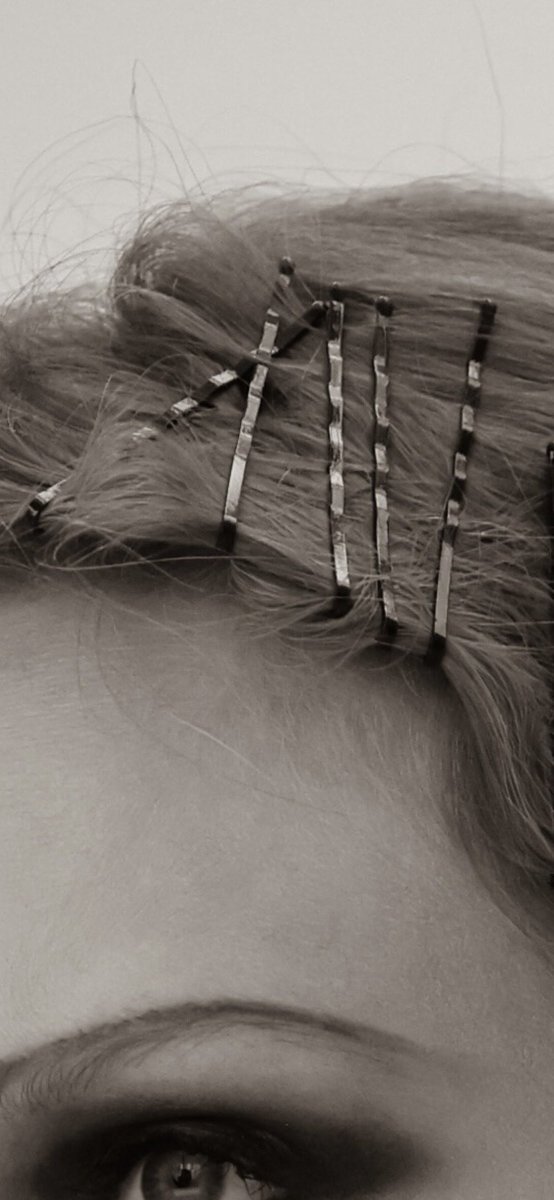 4k_taylorr's tweet photo. is this supposed to be XIII (13 in roman numeral) 😭😭 https://t.co/nzmVJwGvKh