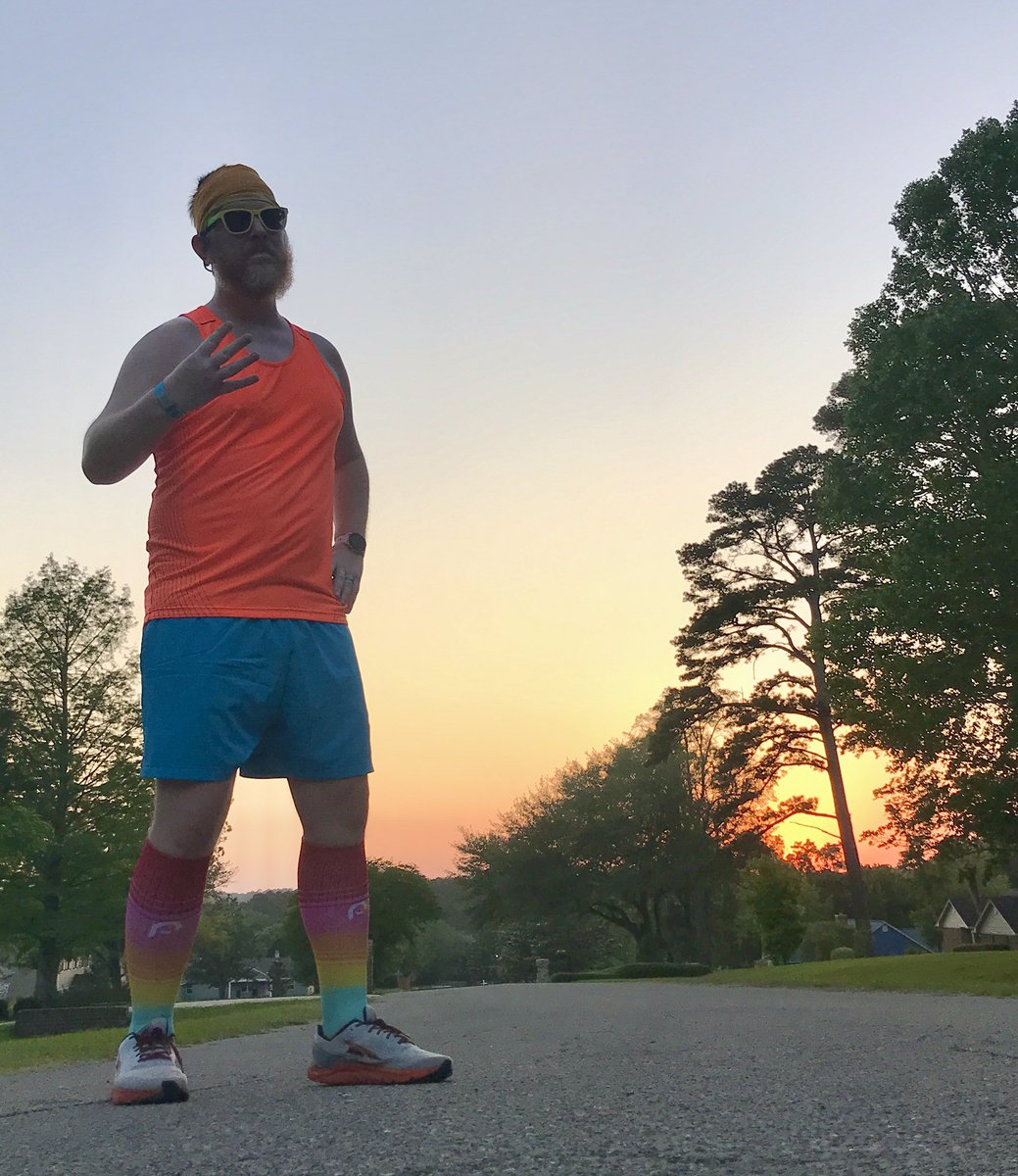 This happy #RunStreak accident turned 4 last Friday, but I was too caught up to mark it…so happy 4 1/52, approx.

4.02 miles.🥳

#IStandWithYou #teamnuun #HSHive #PROAlumni #SquirrelsNutButter #shokzstar #shokzquad #TeamROADiD #TeamULTRA #LeagueOfGarmin #RunChat #WeRunSocial