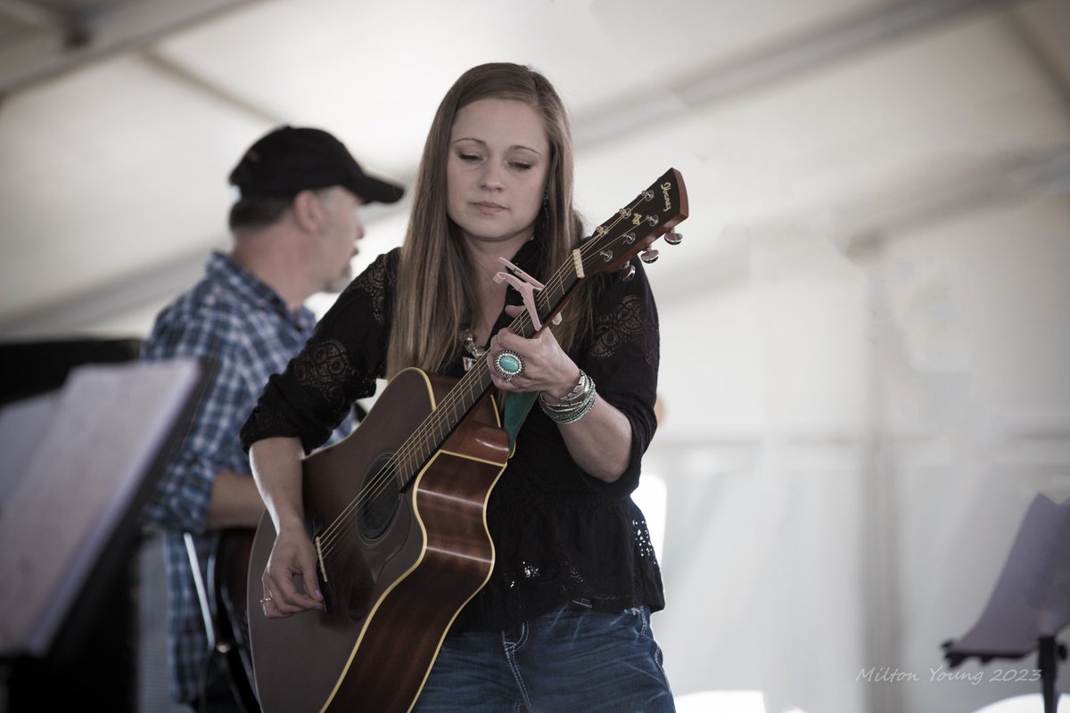 I’ve got some exciting shows coming up! 
Head over to my website carasmithcountry.com to see my schedule of shows confirmed so far 
📸: Milton Young
.
.
.
#carasmithcountry #schedule #music