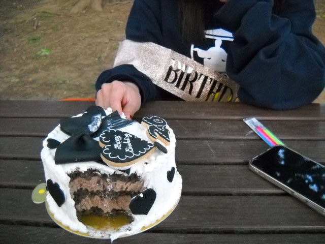 i_am_rx's tweet photo. お友達と彼氏にお祝いしてもらって幸せでした( ◠‿◠ ) https://t.co/0k6vOQDb9m