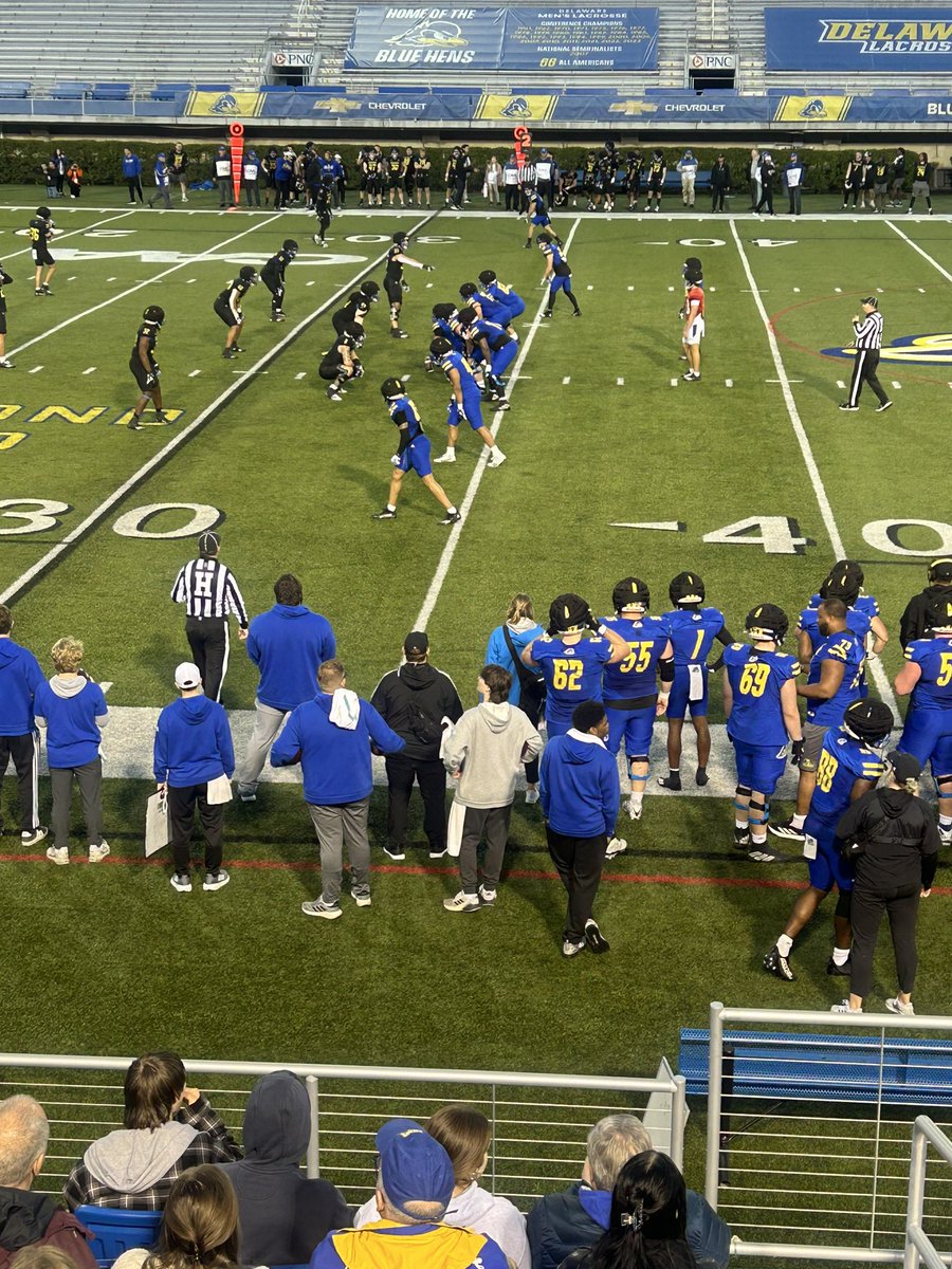 Great time getting to watch @OnealAnwar77 & @Delaware_FB in action tonight! @MiddletownFB #BlueHeartDNA💙🧬