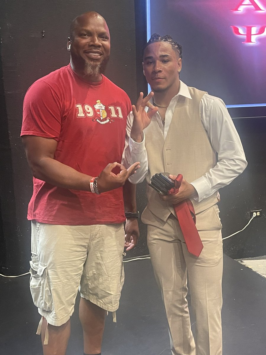 Mannnnn I think the entire WR room for <a href="/LRBearsFootball/">Lenoir-Rhyne Football</a> was on this Kappa line!! Nupe receivers are playmakers!!  
My dude <a href="/Ziongoesd1/">Zion J Agnew-_-</a> is now my frat brother!!