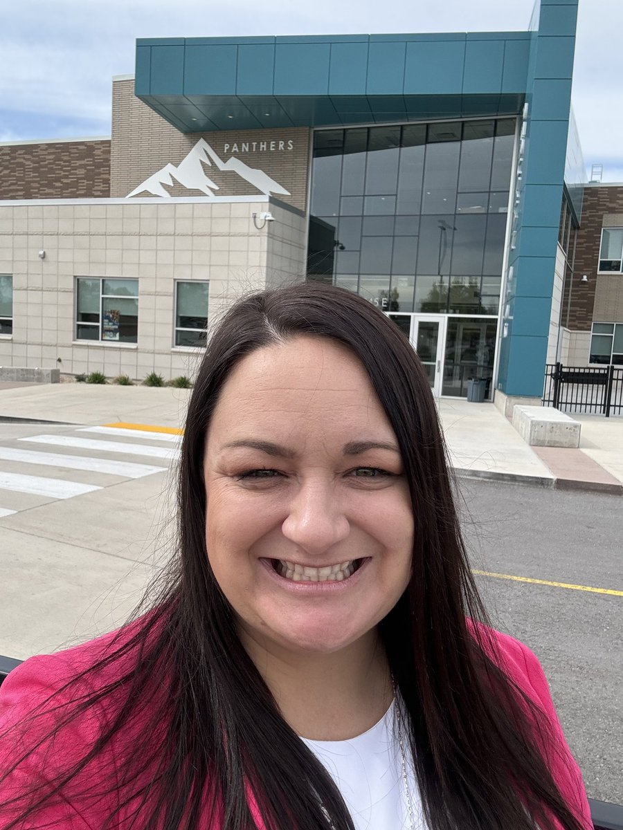 ShannonOlsonEd's tweet photo. Last professional learning session for the year with Canyons SALTA teachers! I’ve loved working with them on tasks and discourse! 

#iteachmath #elementarymath #elementaryteacher #elementarymathematics #mathtasks #mathtalk #discourse https://t.co/qfZ7TmvLKk