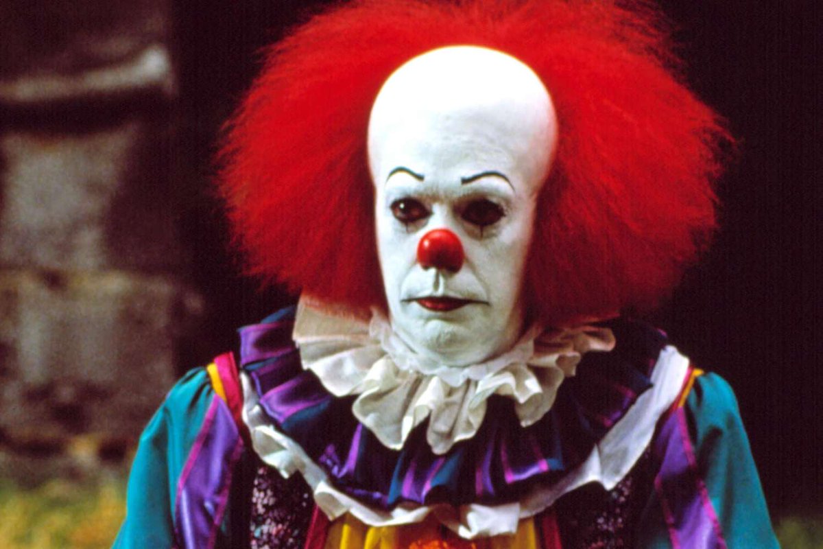 i think my favoritie Performance from #TimCurry would probably be #Pennywise from IT the 1990 Miniseries, and i kinda wish he did a Movie with #TimBurton, it would've been so cool if he did.