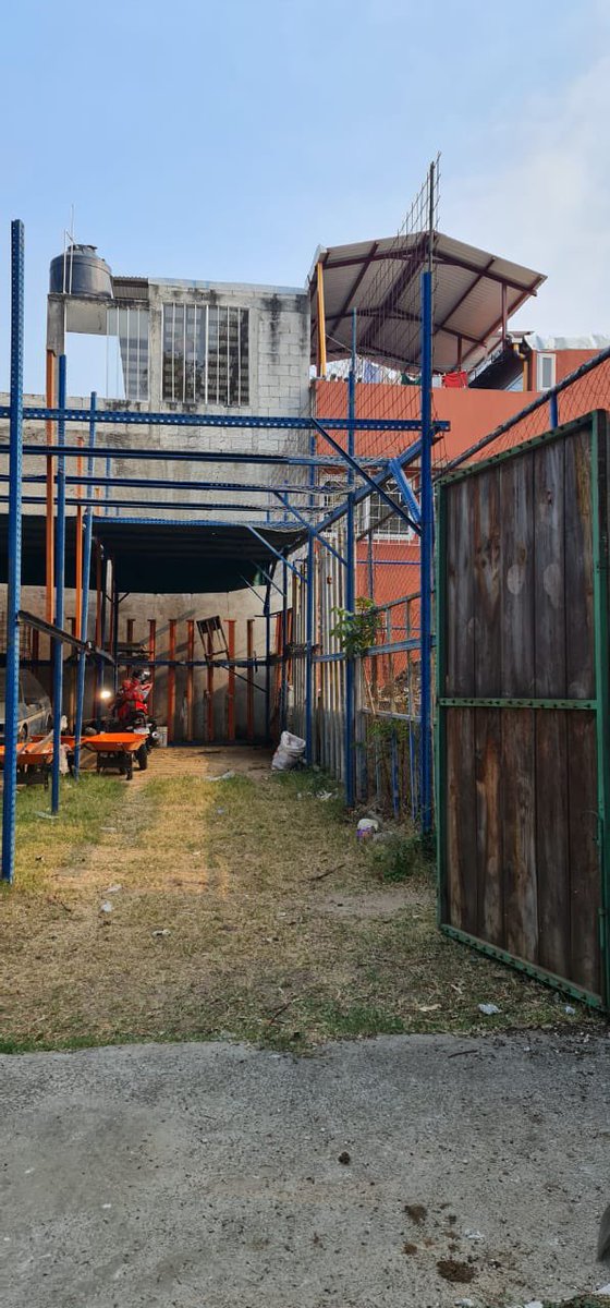 MarceFerFO's tweet photo. Señor Alcalde de Villa Nueva @mynor_zurita quiero hacer una denuncia pública. Antes quiero dejar claro que estoy ayudando a mi papá a realizar esta denuncia ya que él no cuenta con un usuario de X. 
Abro hilo 🧵 https://t.co/la5lcauRm5
