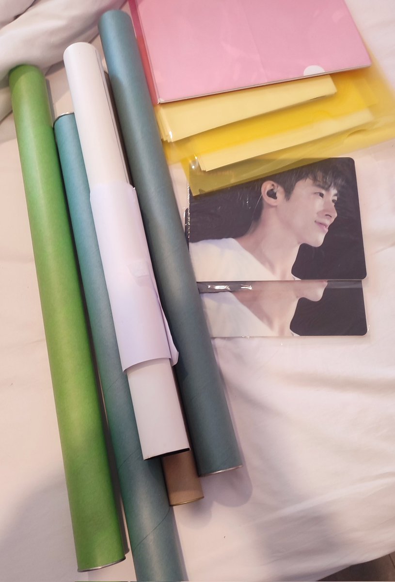 yunholic62's tweet photo. Teman-teman Cassie, aku ada mau bagi2 freebies bbrp album Yunho, PC Yunho official &amp; Non Official, cup sleeve birthday event, poster album dan printilan Yunho lainnya.
Mulai bagi2 jam 9 ya. 
#TVXQinJakarta 
#TVXQ_20n2_JKT https://t.co/8sEbEhojvV