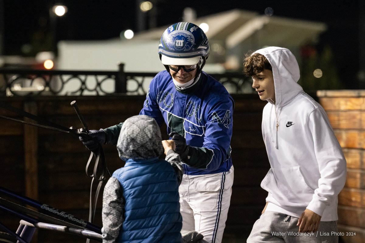 Scenes from @TheMeadowlands last week, featuring Tenacious Hanover, Scott Zeron and Todd McCarthy, for @LisaPhotoM1