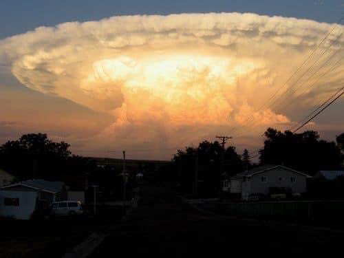 @JimWKYT @Kentuckyweather Why do we not see storm formation like this in Kentucky? I’ve seen maybe 2 since I have lived here.