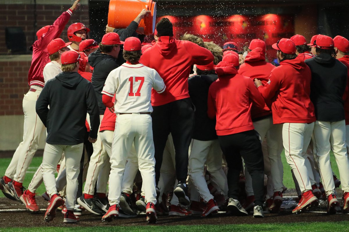 FIRST WALK-OFF BOMB IN 14 YEARS.