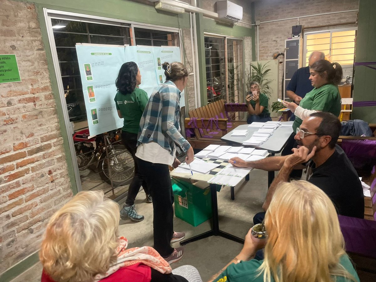 Compartimos los resultados de las elecciones vecinales para integrar la Comisión de Cogestión. Votaron en total 320 personas. 
Quienes serán parte de la #GestiónCompartida son: 
Por salud Blanca Castillo 
Por cultura Ana María Pereira 
Por deporte Denis Gomez y Mariana Melo