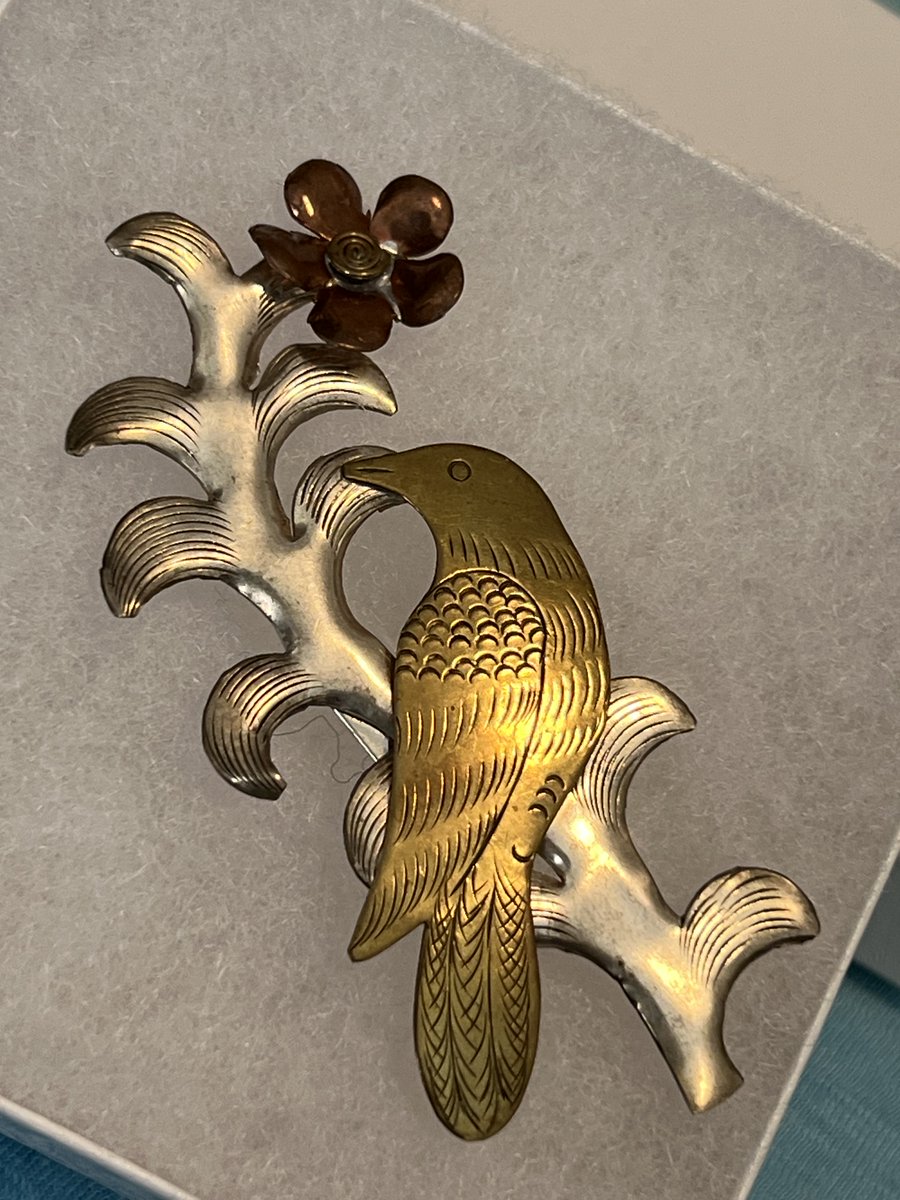 UNIQUE #TriColor Metal #BIRD Brooch #Artisan VINTAGE #Handcrafted Pin Copper Brass Silvertone FREE SHIP 

#metalart #metaljewelry #vintagemetalart #vintagejewelry #oneofakind #lapelpin #brooch #giftsforher #giftsformom #birdlovergifts #ebayfinds 

ebay.com/itm/2667768787…